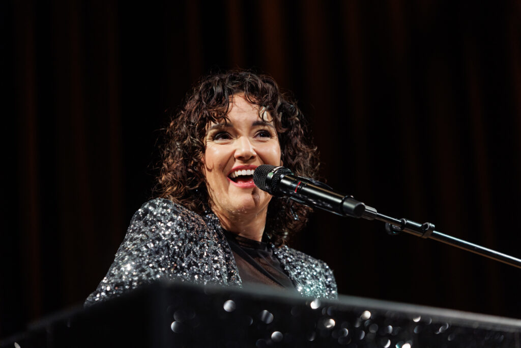 11.03.25-Ina Regen007